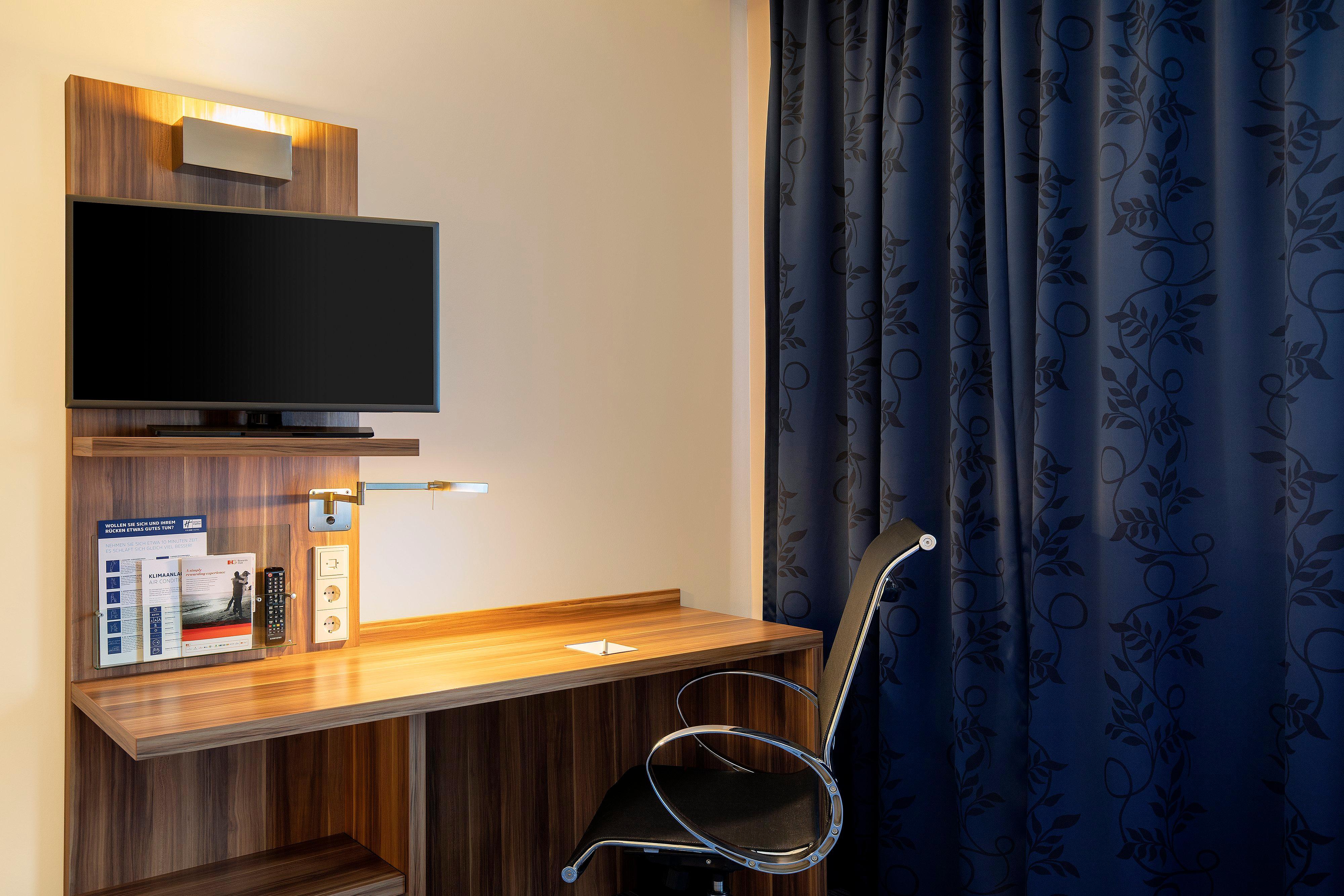 Holiday Inn Express Bremen Airport By Ihg Exterior foto