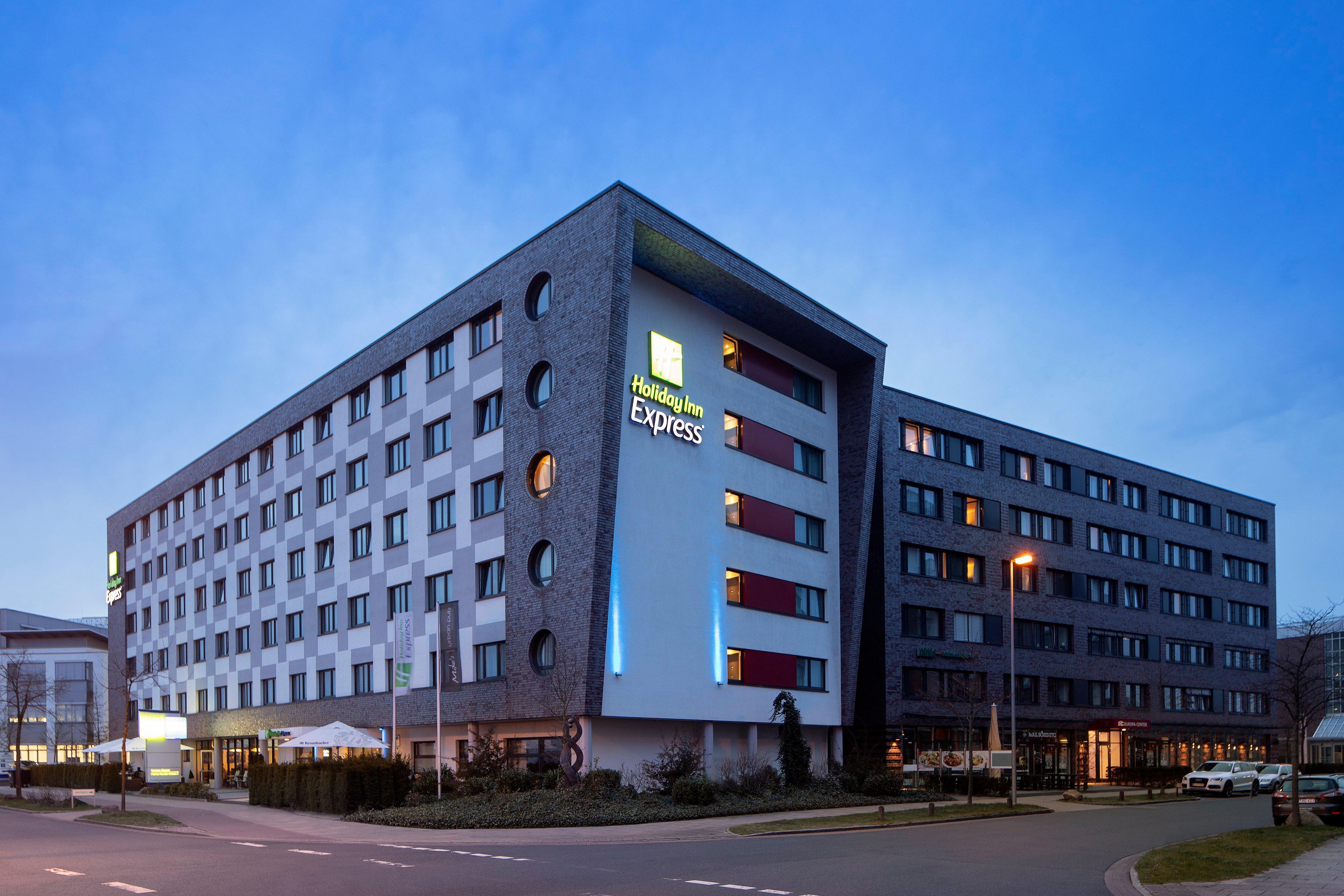 Holiday Inn Express Bremen Airport By Ihg Exterior foto