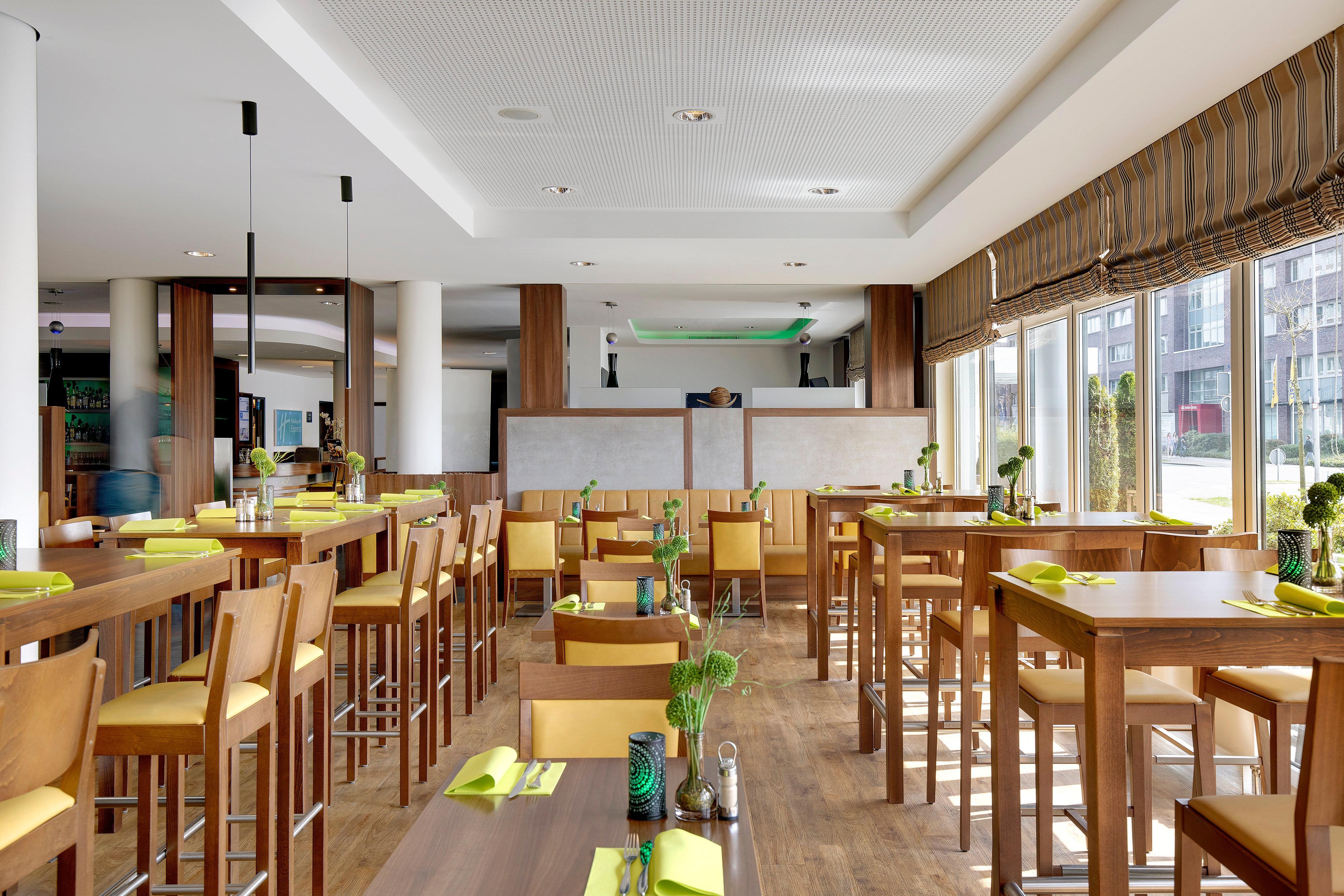 Holiday Inn Express Bremen Airport By Ihg Exterior foto