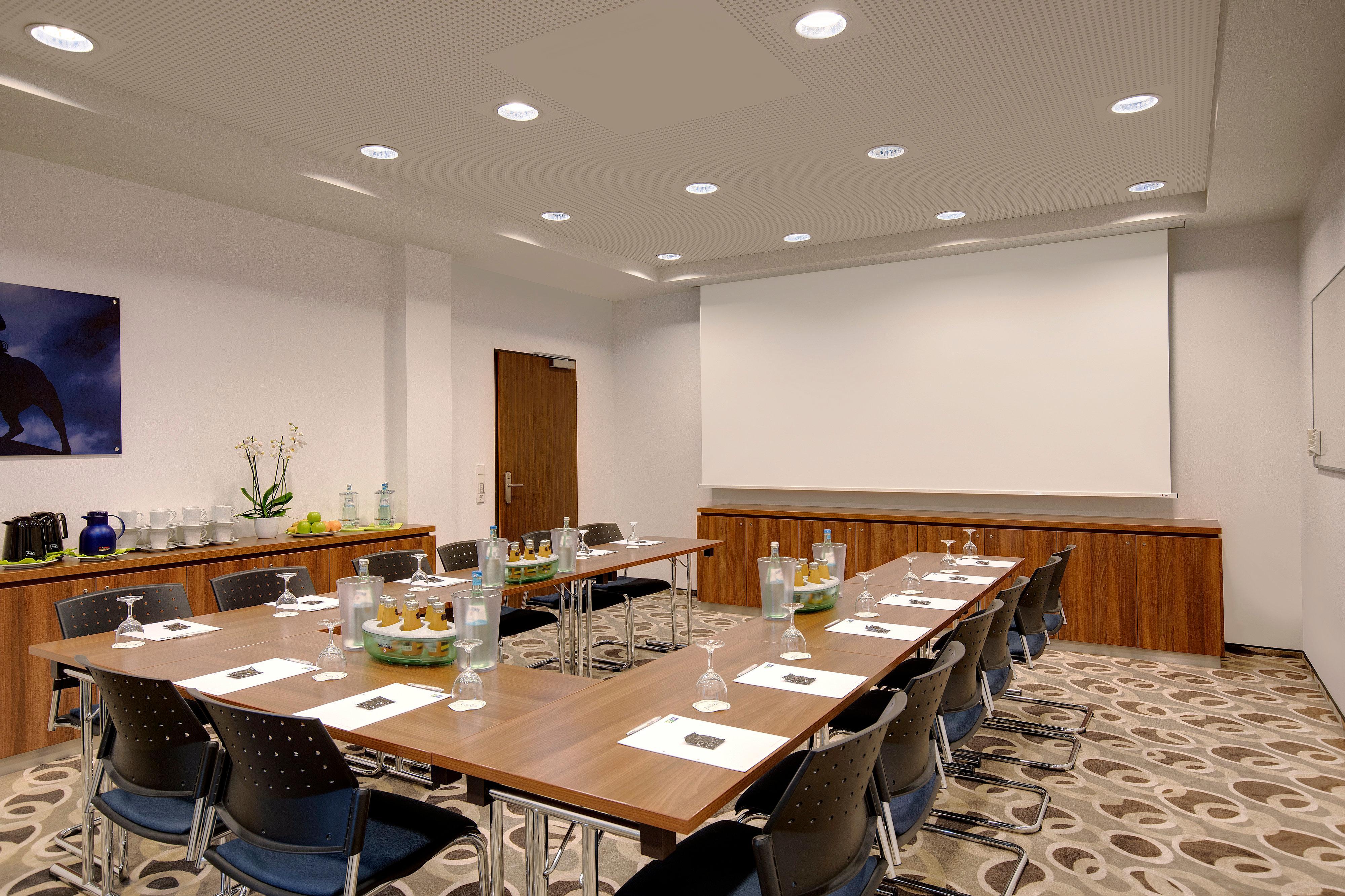 Holiday Inn Express Bremen Airport By Ihg Exterior foto