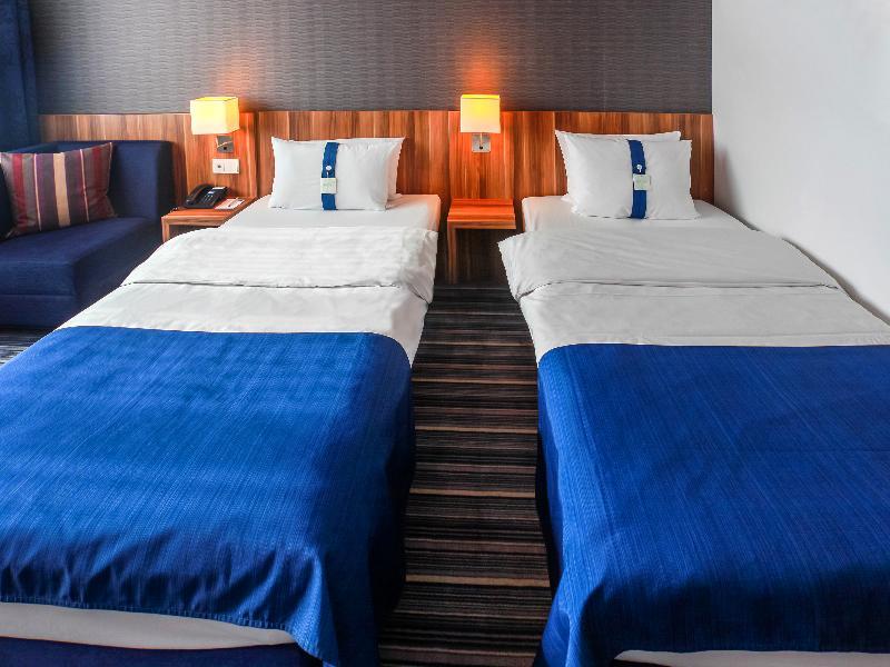 Holiday Inn Express Bremen Airport By Ihg Exterior foto