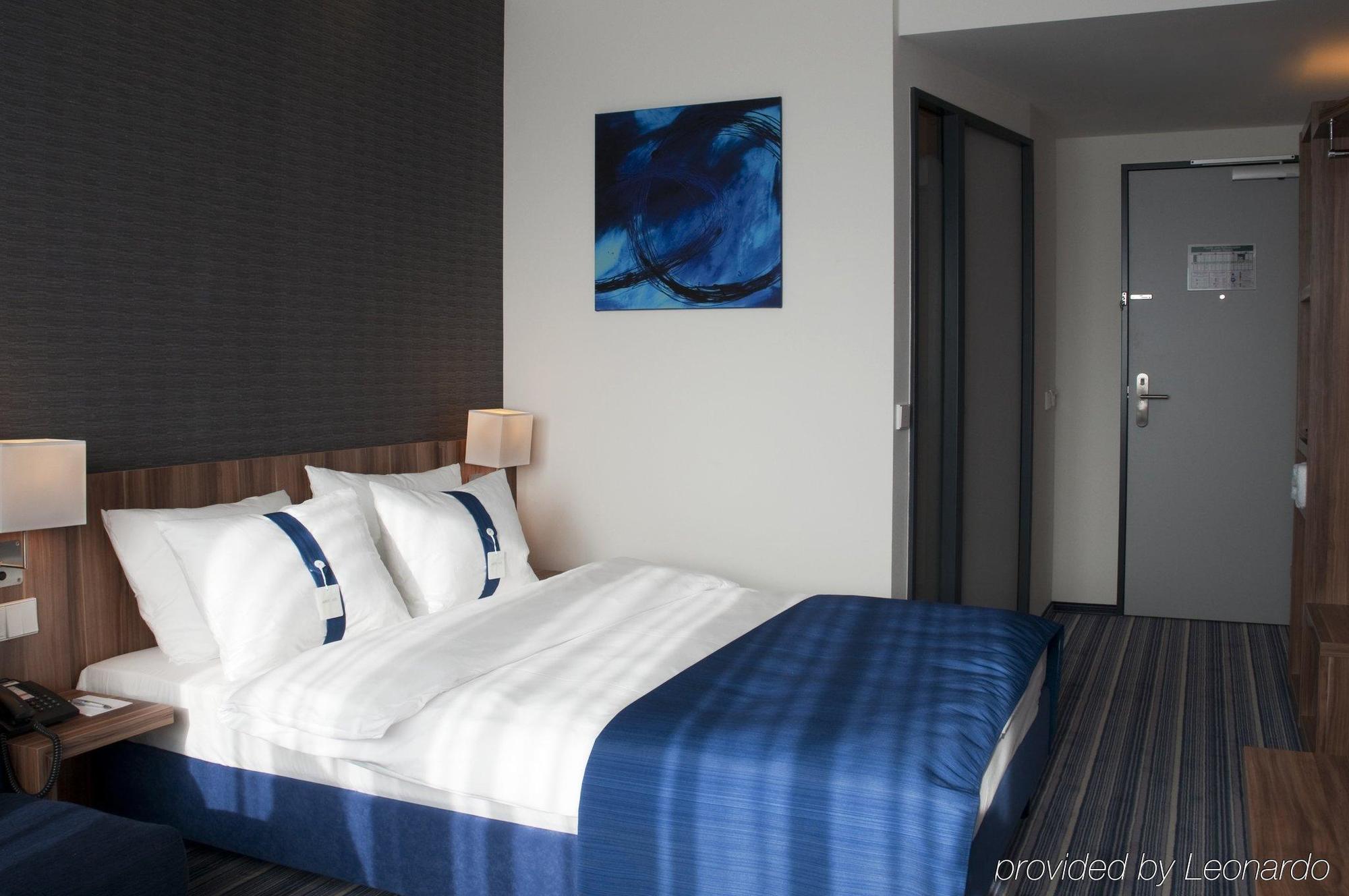 Holiday Inn Express Bremen Airport By Ihg Habitación foto