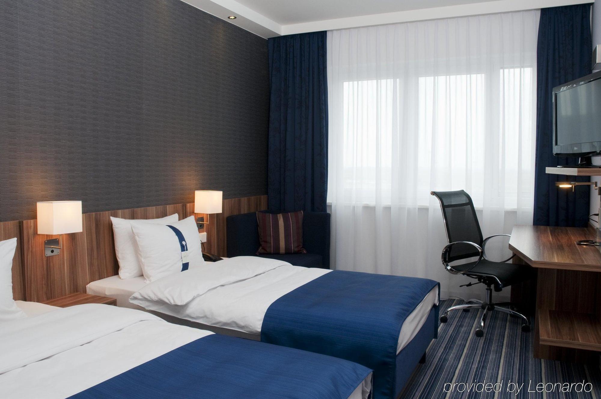 Holiday Inn Express Bremen Airport By Ihg Habitación foto