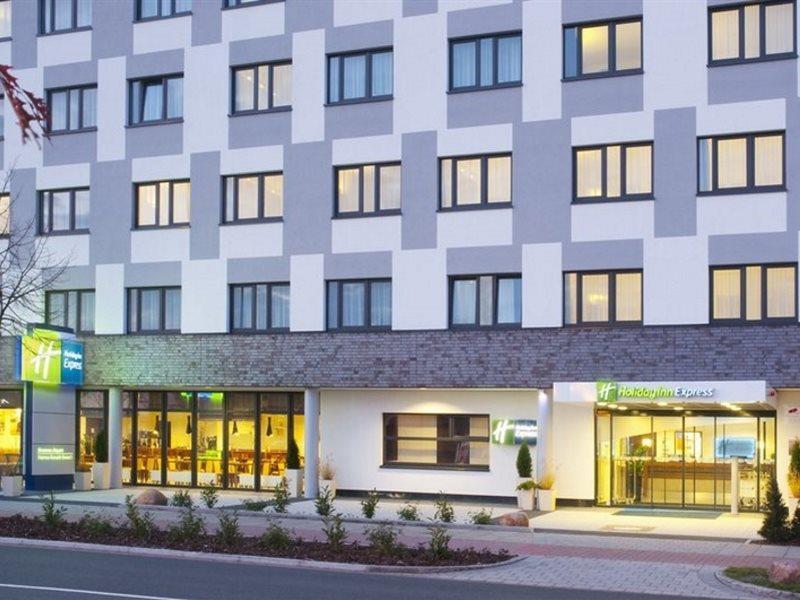 Holiday Inn Express Bremen Airport By Ihg Exterior foto