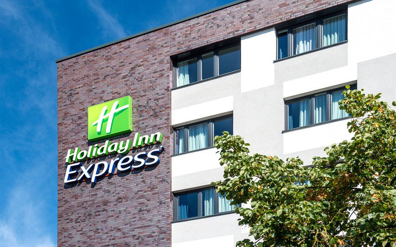 Holiday Inn Express Bremen Airport By Ihg Exterior foto